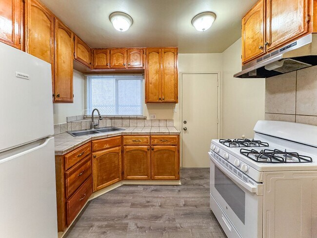 Building Photo - 4253 1/2 S Centinela Ave-