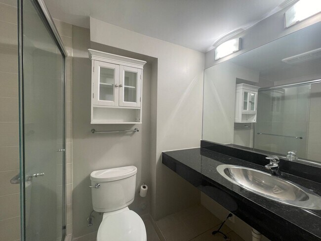 Foto del edificio - 721 E St NE