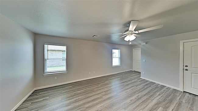 Building Photo - 1308 NW 111th St