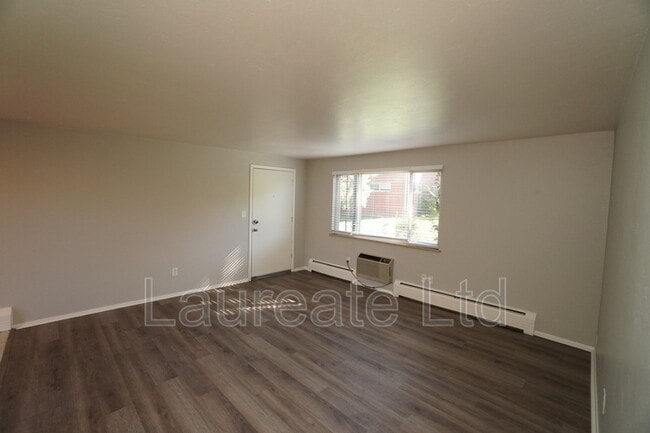 Building Photo - 761 Oak St