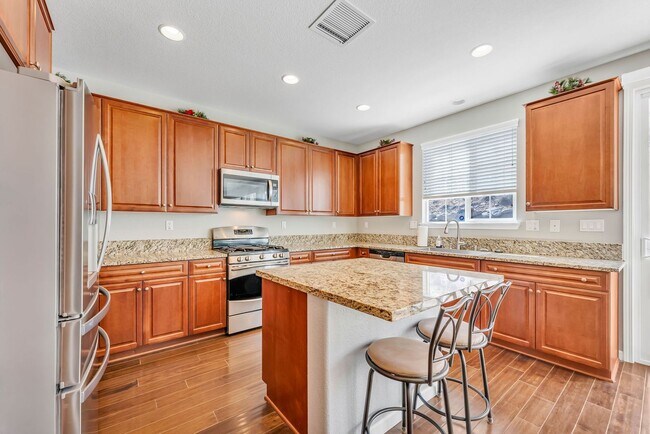 Building Photo - Fully Furnished Modern Home Includes Utilities for Lease