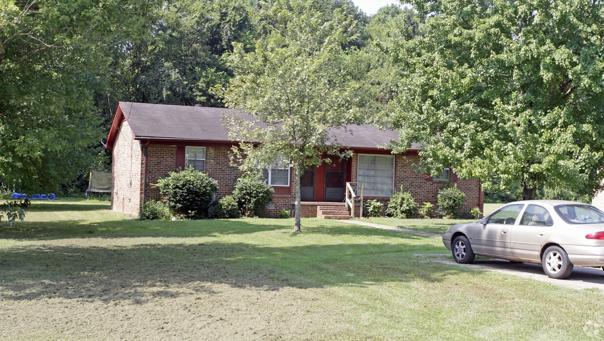 Building Photo - 625 Beech Cir