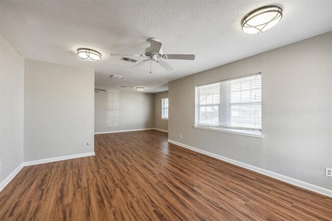 Foto del edificio - 9117 Harvest Acres Dr