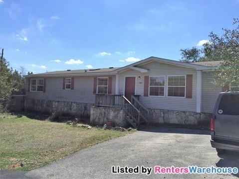 Building Photo - 15001 Cavalier Canyon Dr