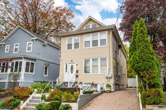 Photo - 16 Willet St Apartment