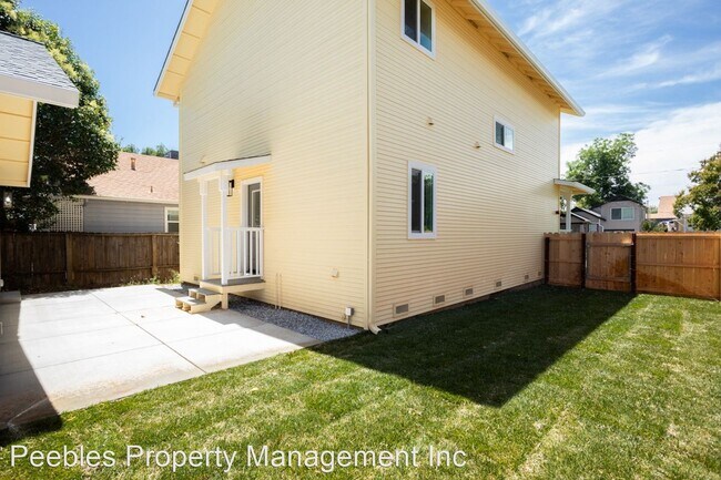 Building Photo - 3 br, 2.5 bath House - 2127 Hewitt Ave