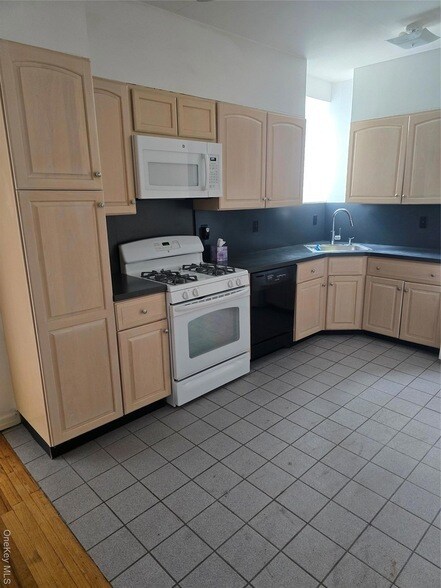 Foto del edificio - 25 W Broadway