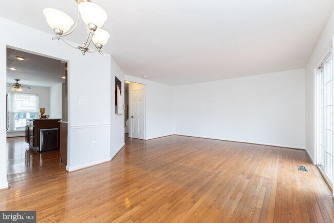 Foto del edificio - 6751 Jenny Leigh Ct