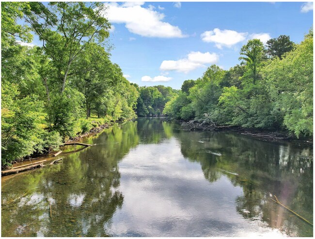 Foto del edificio - 176 Rivers Edge Ln