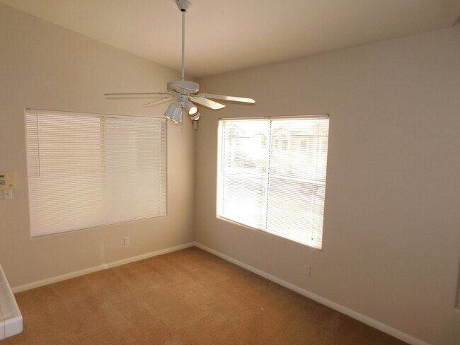 Foto del edificio - 2 Bedroom Condo in Guard Gated Painted Desert
