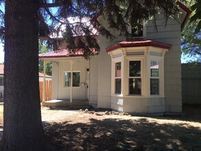 Building Photo - 207 S Sprague St