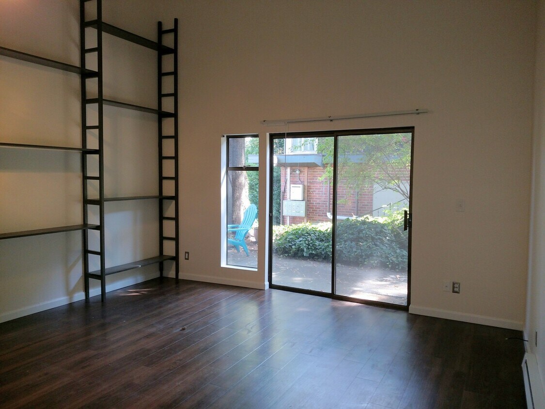 Building Photo - Hoven Apartments