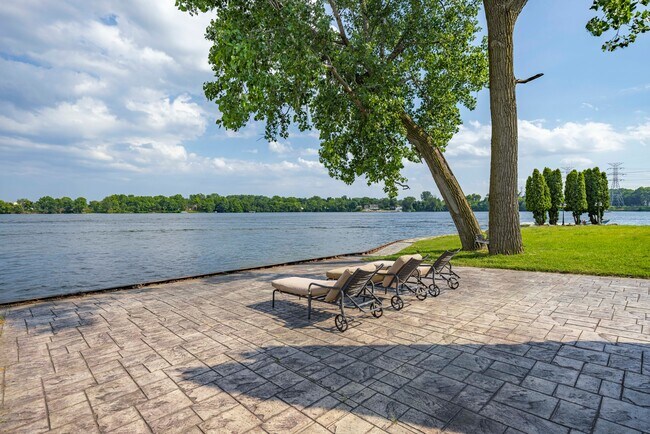 Foto del edificio - 42195 Kouza Ct