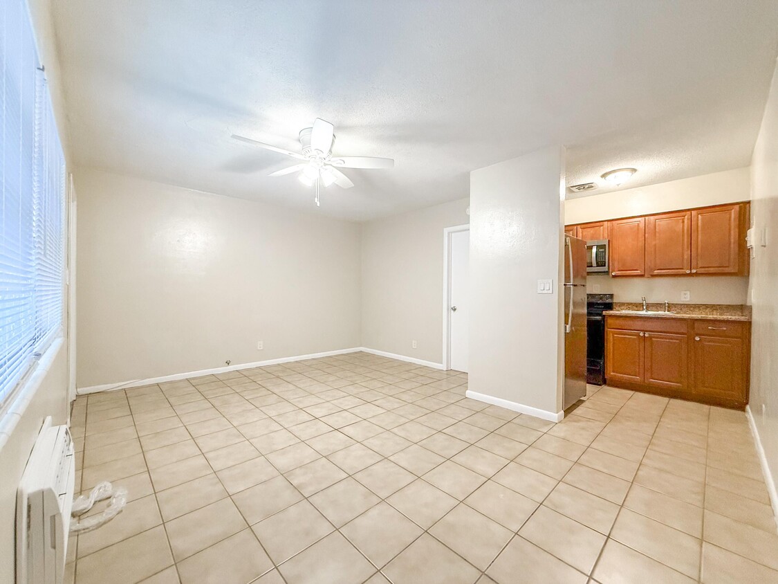 Foto principal - 1101 NE 23rd Terrace