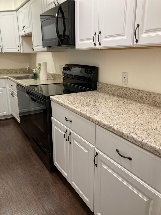 Foto principal - 690 Robinwood Dr
