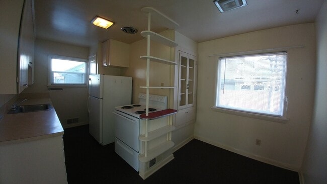 Building Photo - THA2120