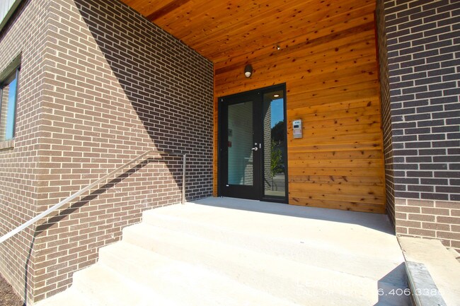 Building Photo - 63 Brookside