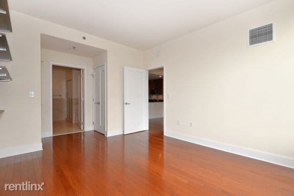 Building Photo - 280 3rd St