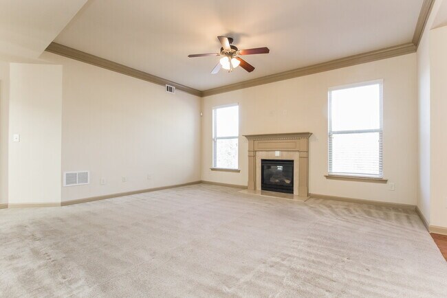 Building Photo - 500 Ballyshannon Dr