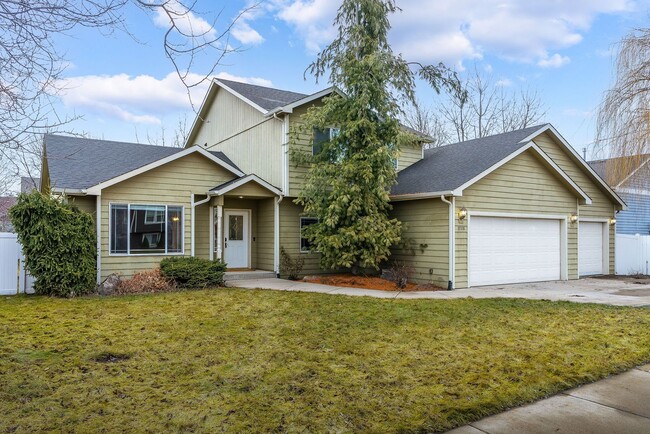 Building Photo - Beautiful Mead School District Home