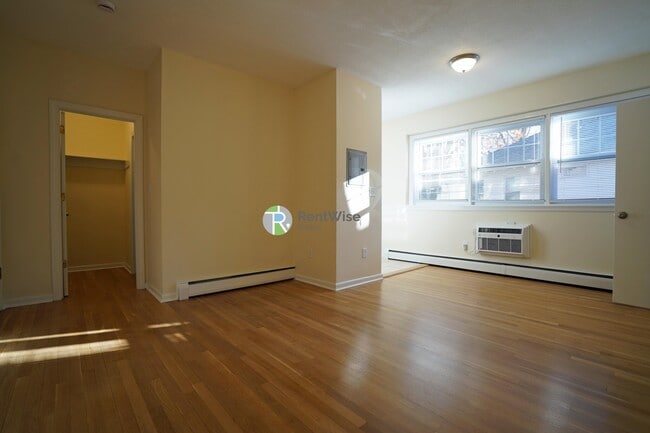 Photo - 2018 Commonwealth Ave Apartment