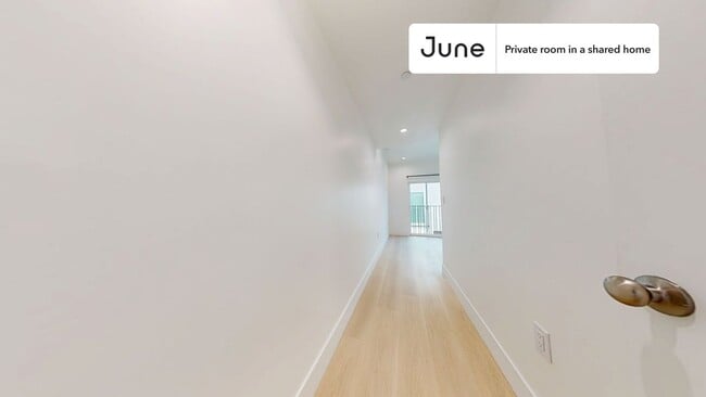 Building Photo - Room in Shared 5 bed/4 bath home