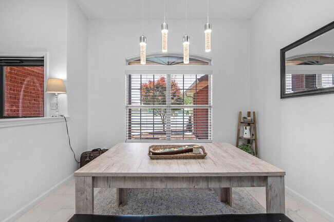 Foto del edificio - 2442 Raider Ln