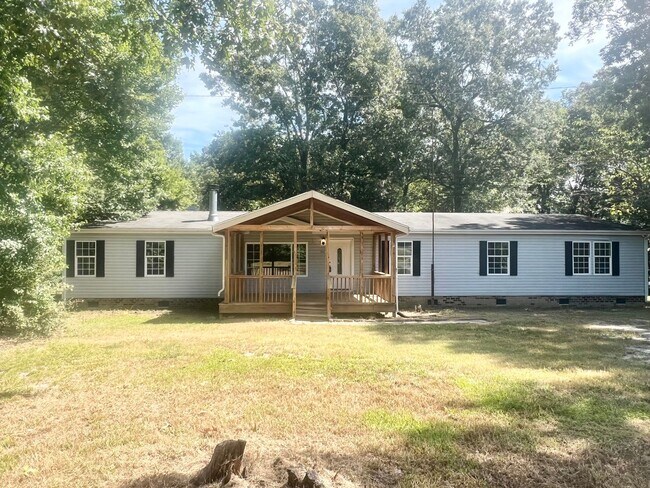 Building Photo - Four bedroom, 2 bath Modular home in Siler...