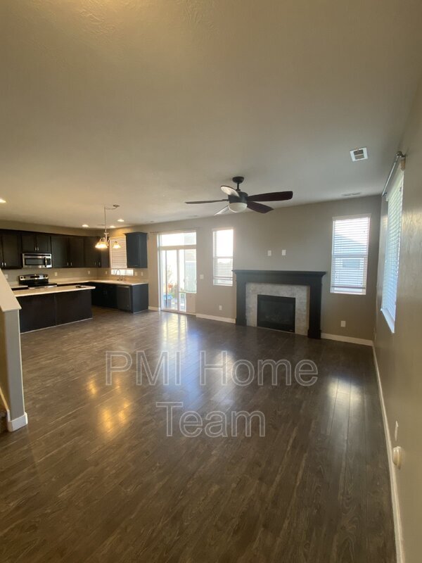 Building Photo - 972 Stonehaven Dr