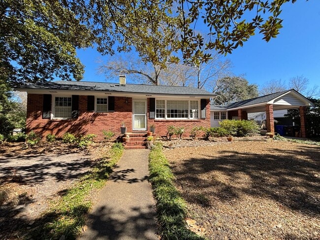 Building Photo - Available April 1st. Beautiful 2 BR/1 BA Home in the Heart of the Old Village!