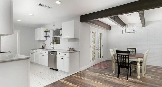 Foto del edificio - 206 Shalimar Dr