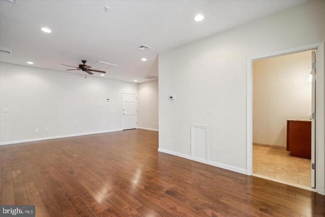 Building Photo - 118 RICHMOND St