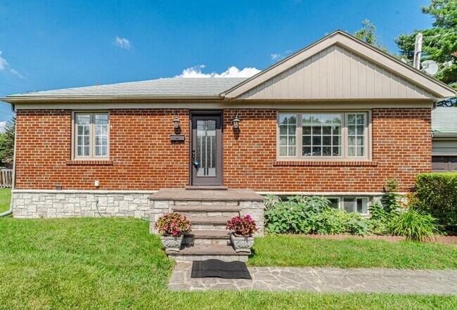 Photo du bâtiment - 1421 Radcliffe Blvd