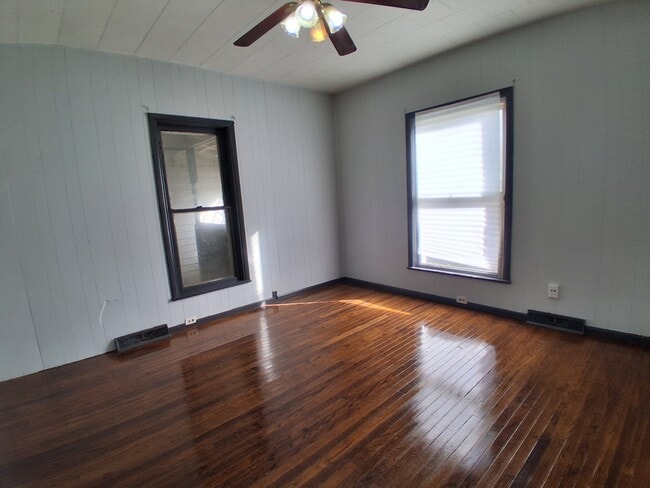 Building Photo - 35 S Griffin St