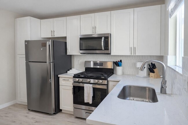 Building Photo - 350 Rockaway Ave