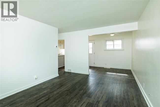 Building Photo - 1329 Kim St