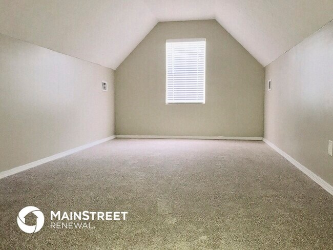 Building Photo - 165 Cambridge Way