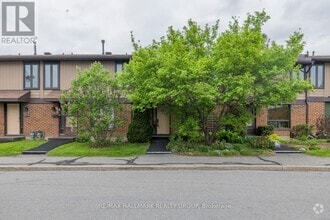 Building Photo - 890-890 Cahill Dr W