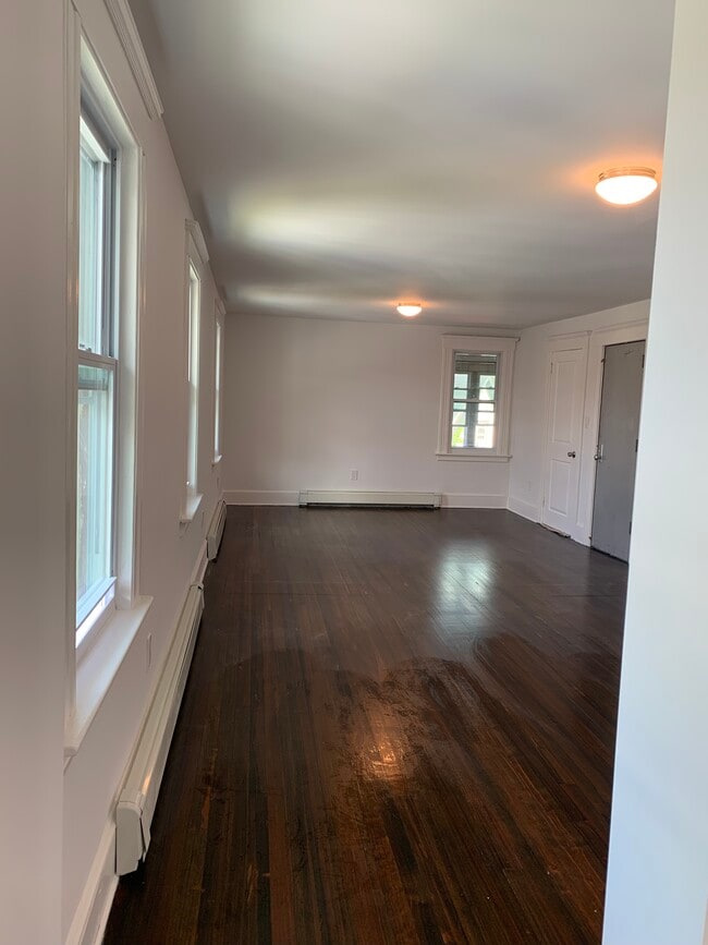 Building Photo - 181 Grove St