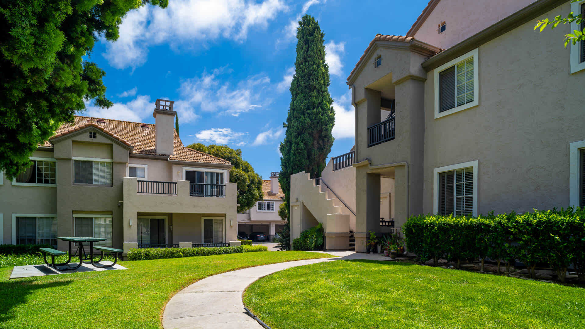 Deerwood Apartments San Diego