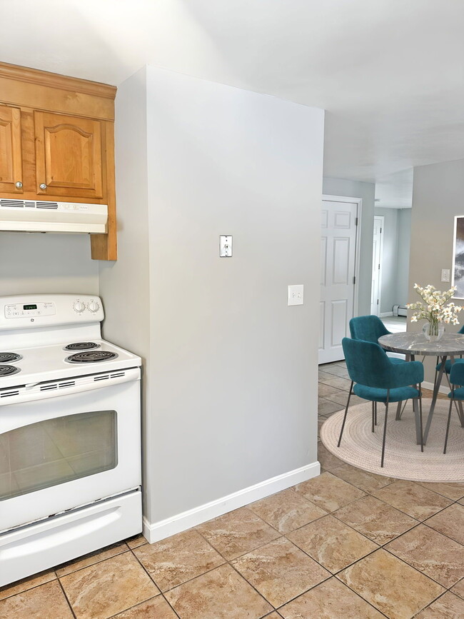 Building Photo - 66 Old Concord Turnpike