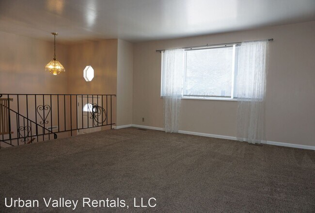 Building Photo - 6 br, 2 bath House - 6730 S. Kentucky Dr.