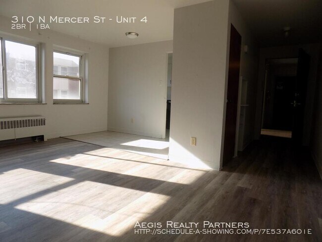 Foto del edificio - 310 N Mercer St