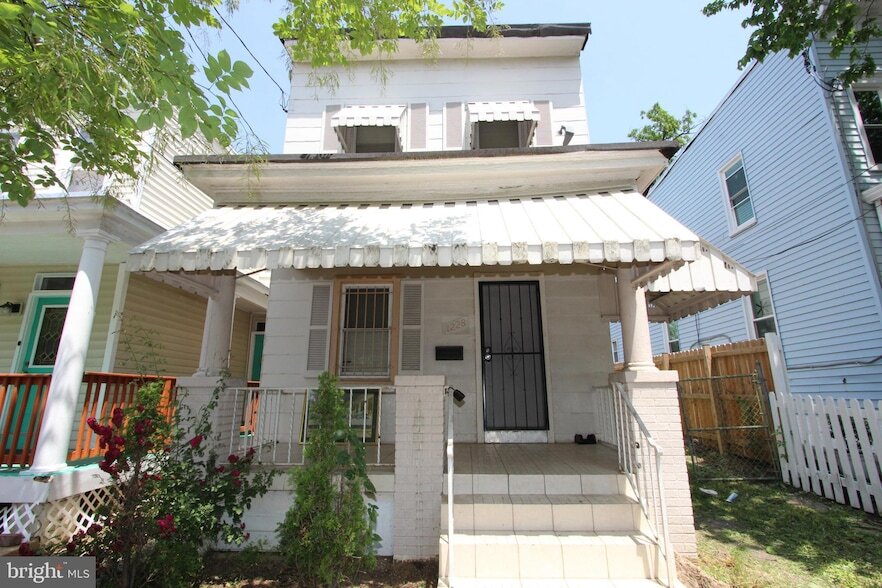 Foto principal - 1228 U St SE