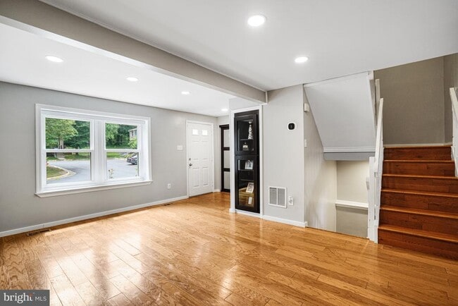 Building Photo - 5376 Harbor Ct Dr