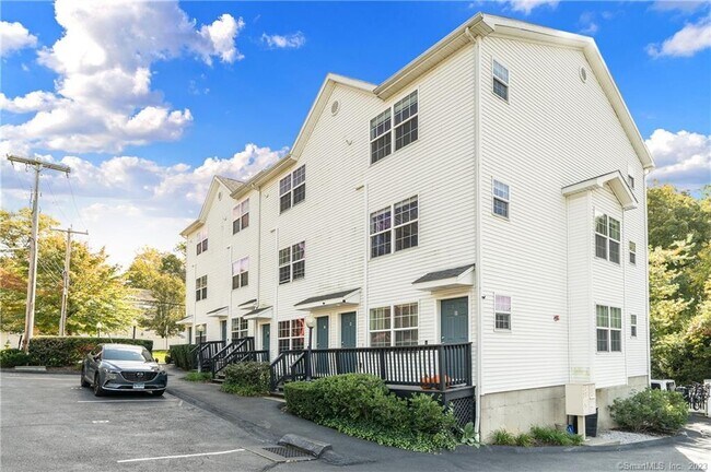 Building Photo - 310 Ely Ave