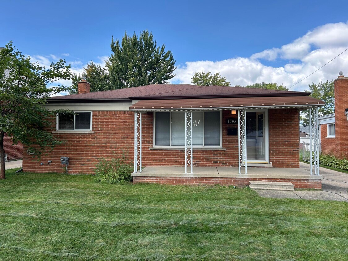 Primary Photo - 1603 Beaupre Ave