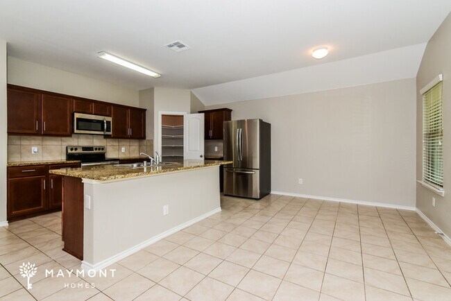 Foto del edificio - 1321 Basswood Ln
