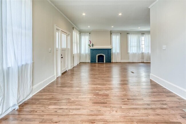 Foto del edificio - 389 Linden Ave NE