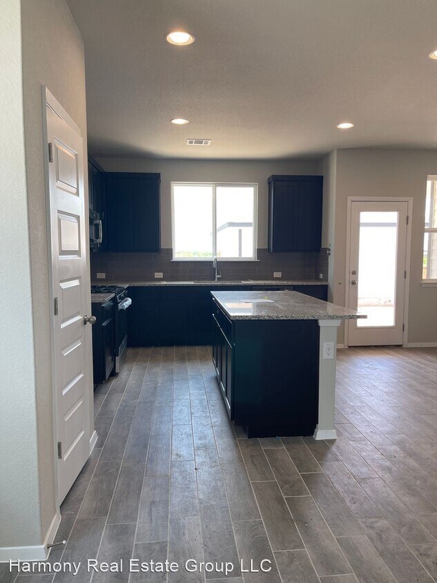Building Photo - 3 br, 2.5 bath House - 1334 Goforth